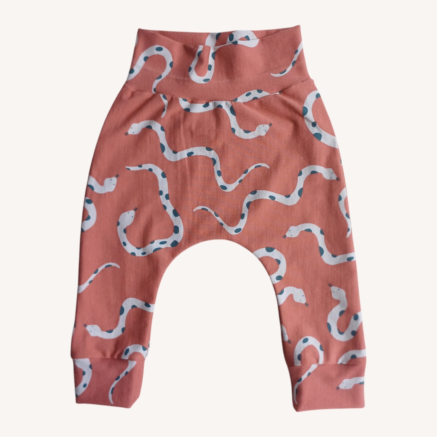 Broek met slangen